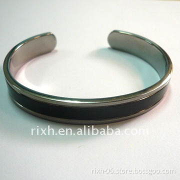 charm black titanium bracelet